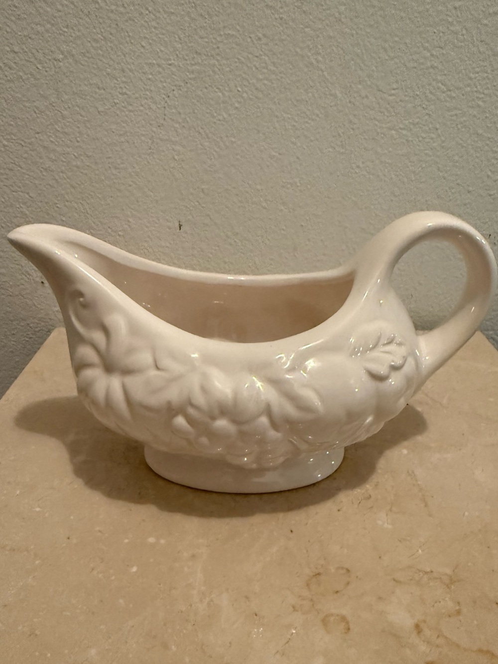 Tabletop Gallery Harvest Gravy boat holds 2 cups.